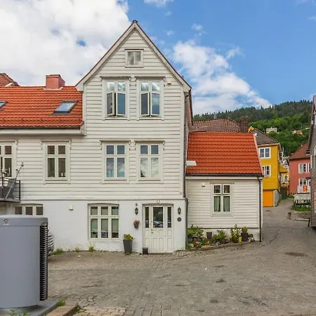 New! Super Apt! Close To Everything! Bergen